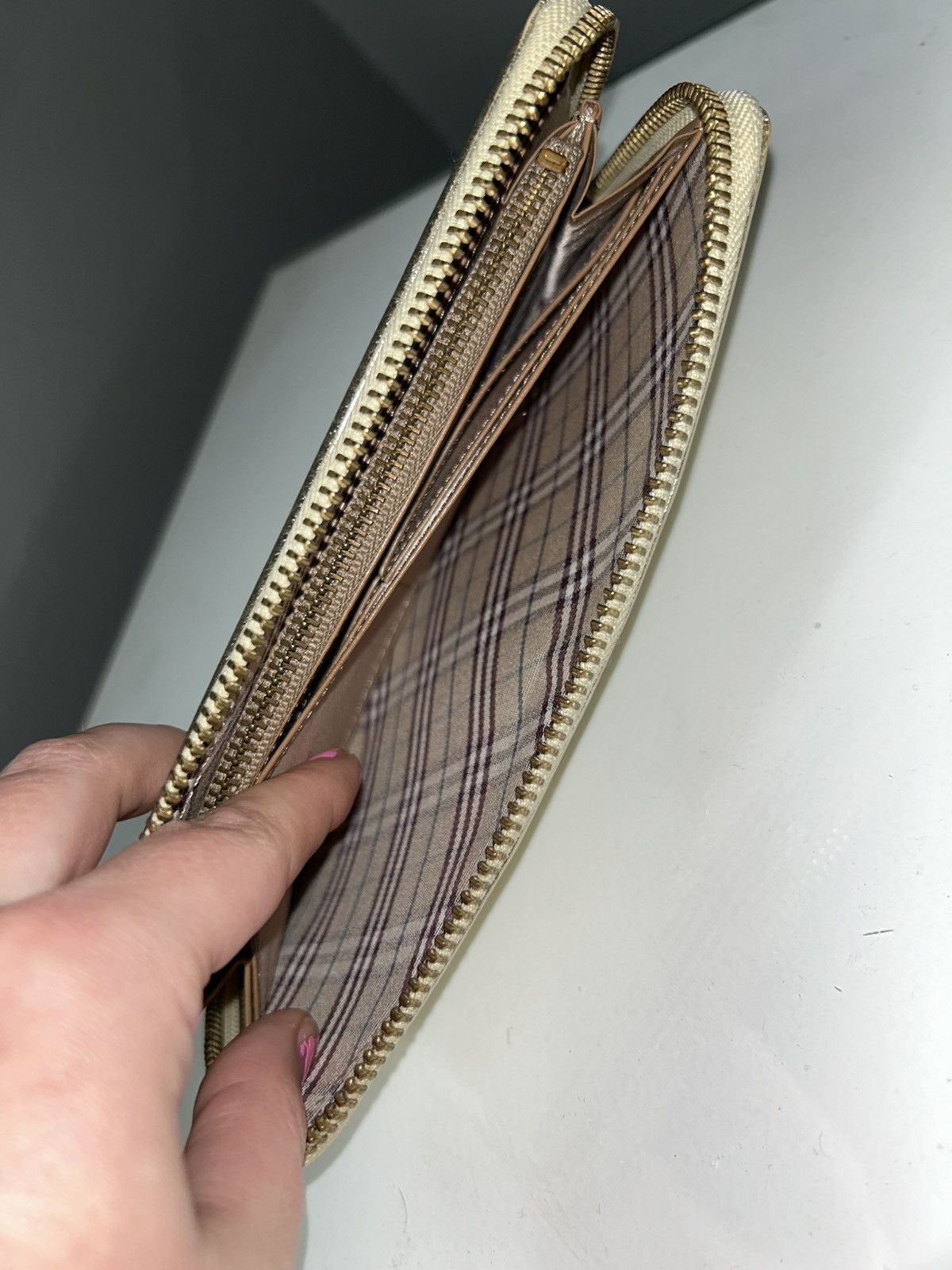 Burberry Burberry Blue Label Gold Zippy Wallet w/ Nova Check Interior Size ONE SIZE - 8 Thumbnail