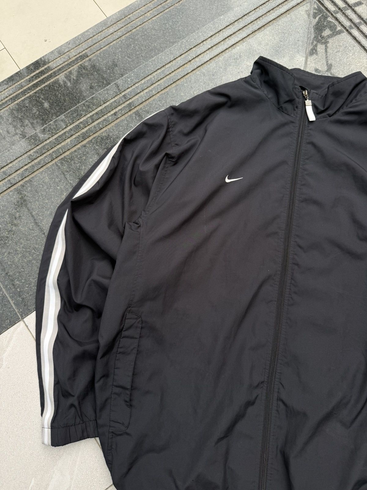 Nike 90’s NIKE RARE SWOOSH Y2K RETRO VINTAGELOGO ZIP NYLON JACKET Size US XL / EU 56 / 4 - 3 Thumbnail