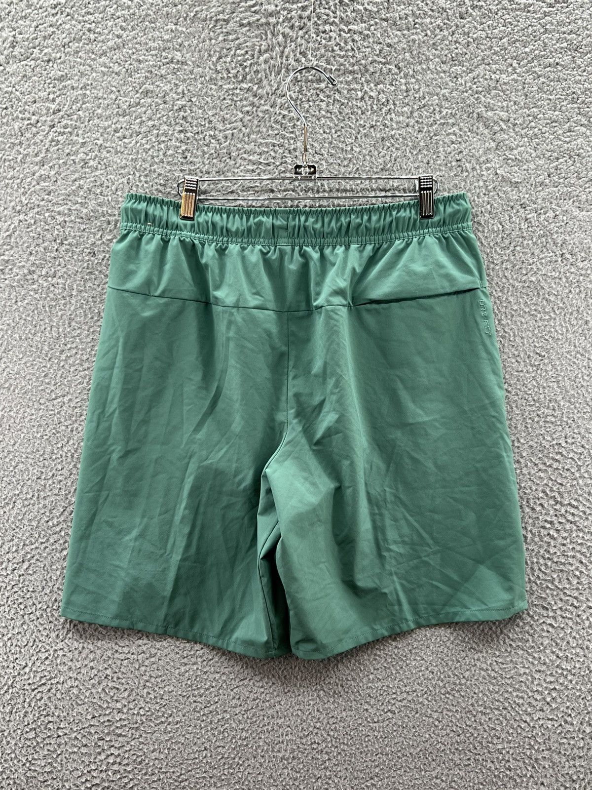 Nike Nike Men's Dri-FIT Unlimited Woven 9 Shorts Green DV9330-361 Size US 34 / EU 50 - 2 Thumbnail