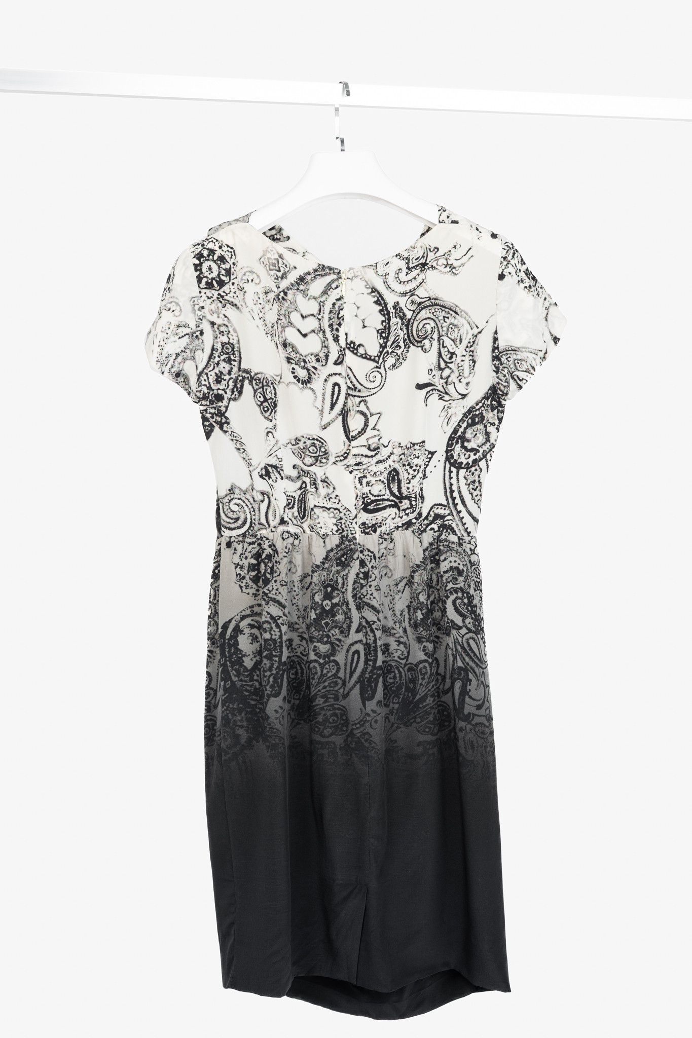 Etro Etro White & Black Ombre Paisley Silk-Crepe Dress Size M / US 6-8 / IT 42-44 - 2 Thumbnail