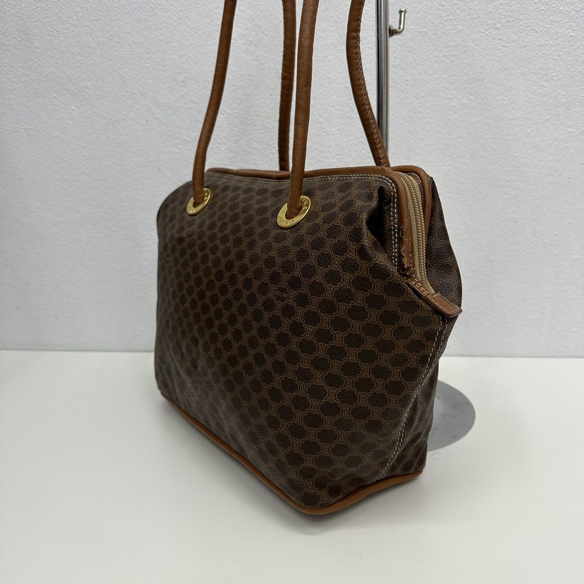 Celine ‼️YES‼️ AUTH. CELINE MACADAM SCHULTERTASCHE SHOULDER LONG BAG Size ONE SIZE - 3 Thumbnail