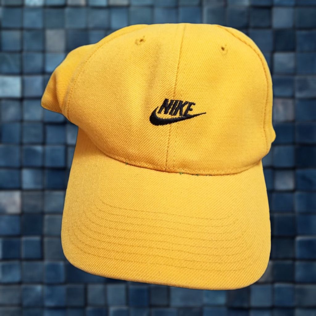 Nike VINTAGE Nike Hat Cap Fitted Mens 7 1/8 Yellow Sports Specialties Wool 90s Baseball Cap Mens Fitted 7 1/8 Yellow Green Under Brim Retro 90s Size ONE SIZE - 1 Thumbnail