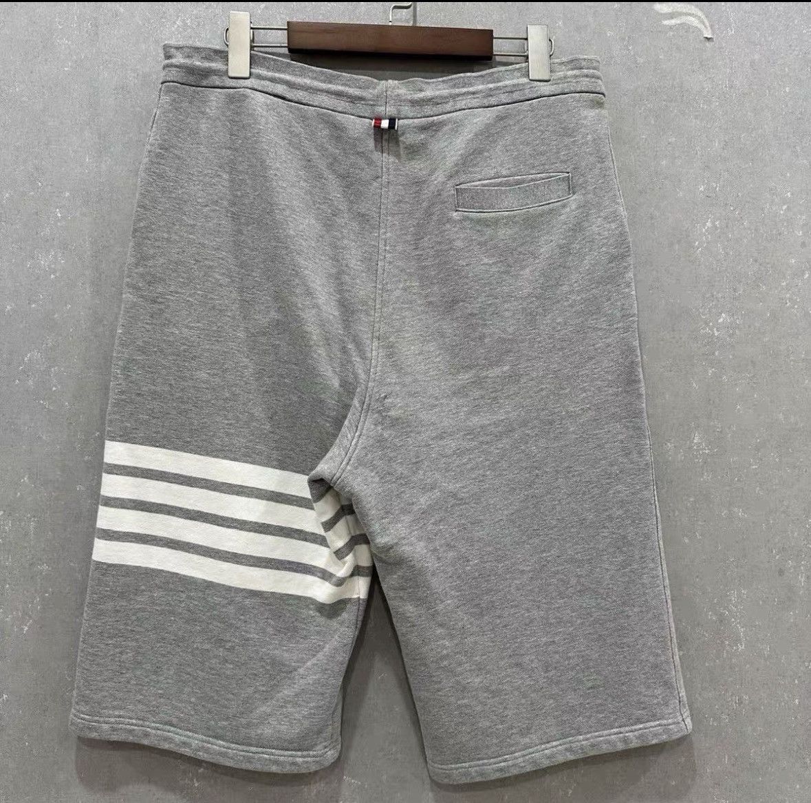 Thom Browne Thom Browne Size 5 Gray TB classic four-bar shorts 2503-xy Size US 38 / EU 54 - 3 Thumbnail