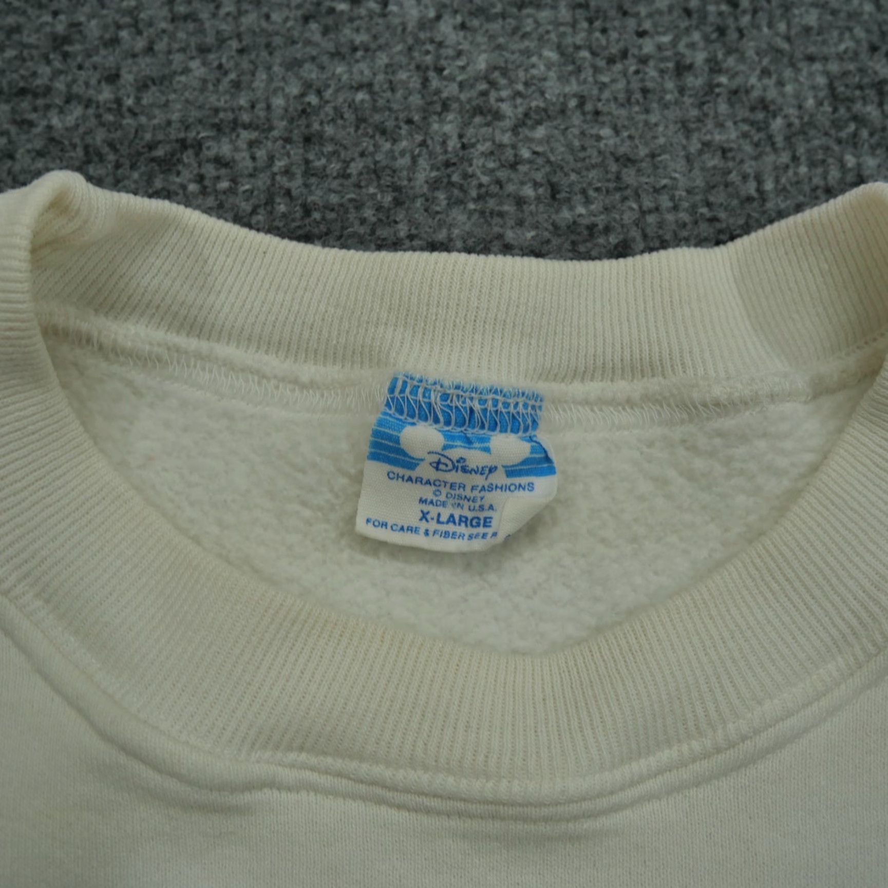 Disney VINTAGE Disney Sweatshirt Mens XL White 80s Mickey Mouse Pullover Crew Neck Graphic Print Logo Winter Holiday Sweatshirt Size US XL / EU 56 / 4 - 7 Thumbnail