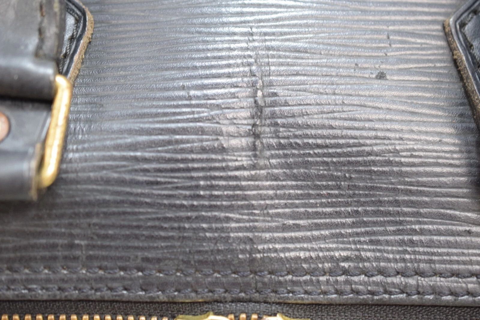 Louis Vuitton Louis Vuitton Alma Epi Leather Black Handbag M52142 Size ONE SIZE - 14 Thumbnail