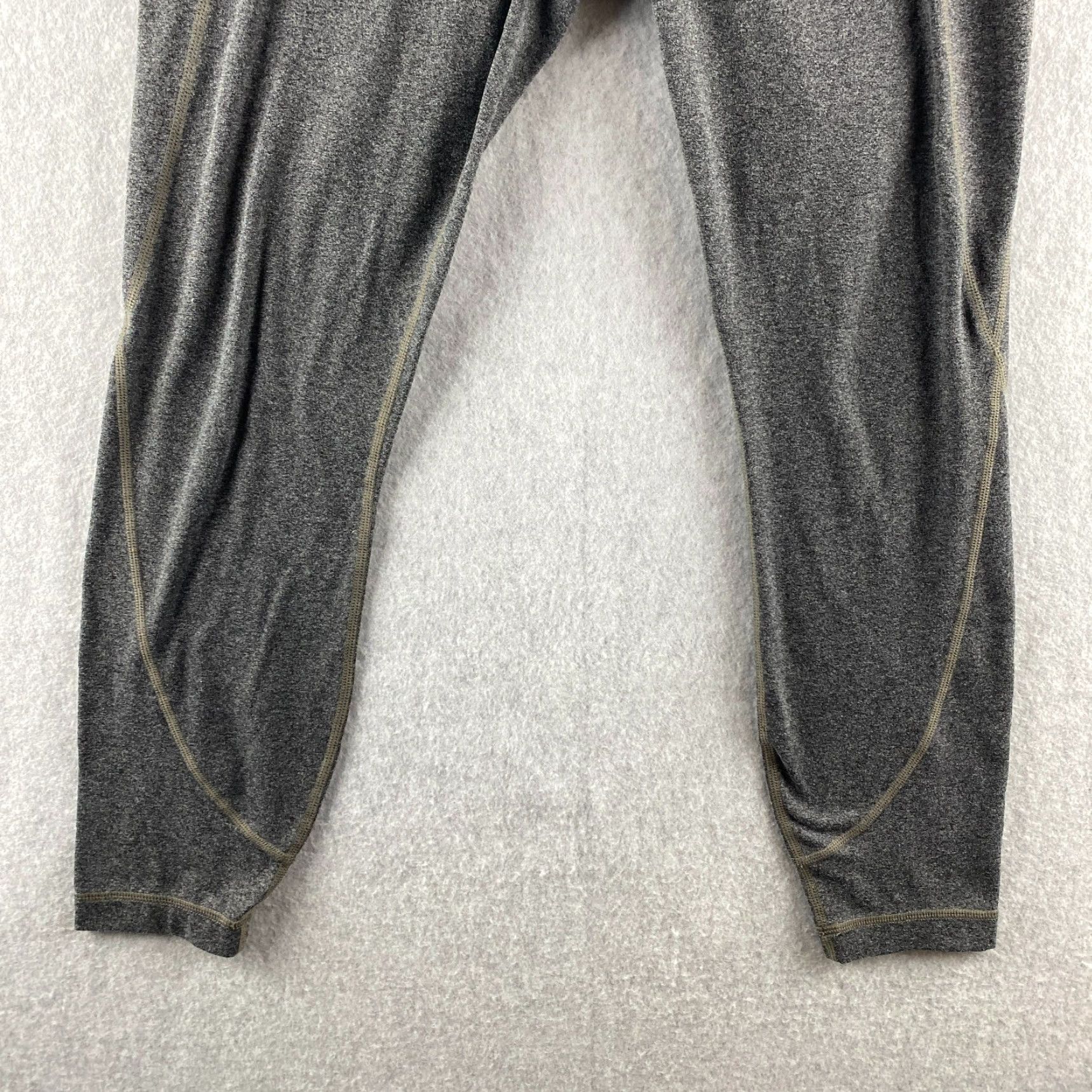 Athleta Athleta Leggings Capri M Gray Tight Stretch Athletic Performance Highrise Size 32" / US 10 / IT 46 - 3 Thumbnail