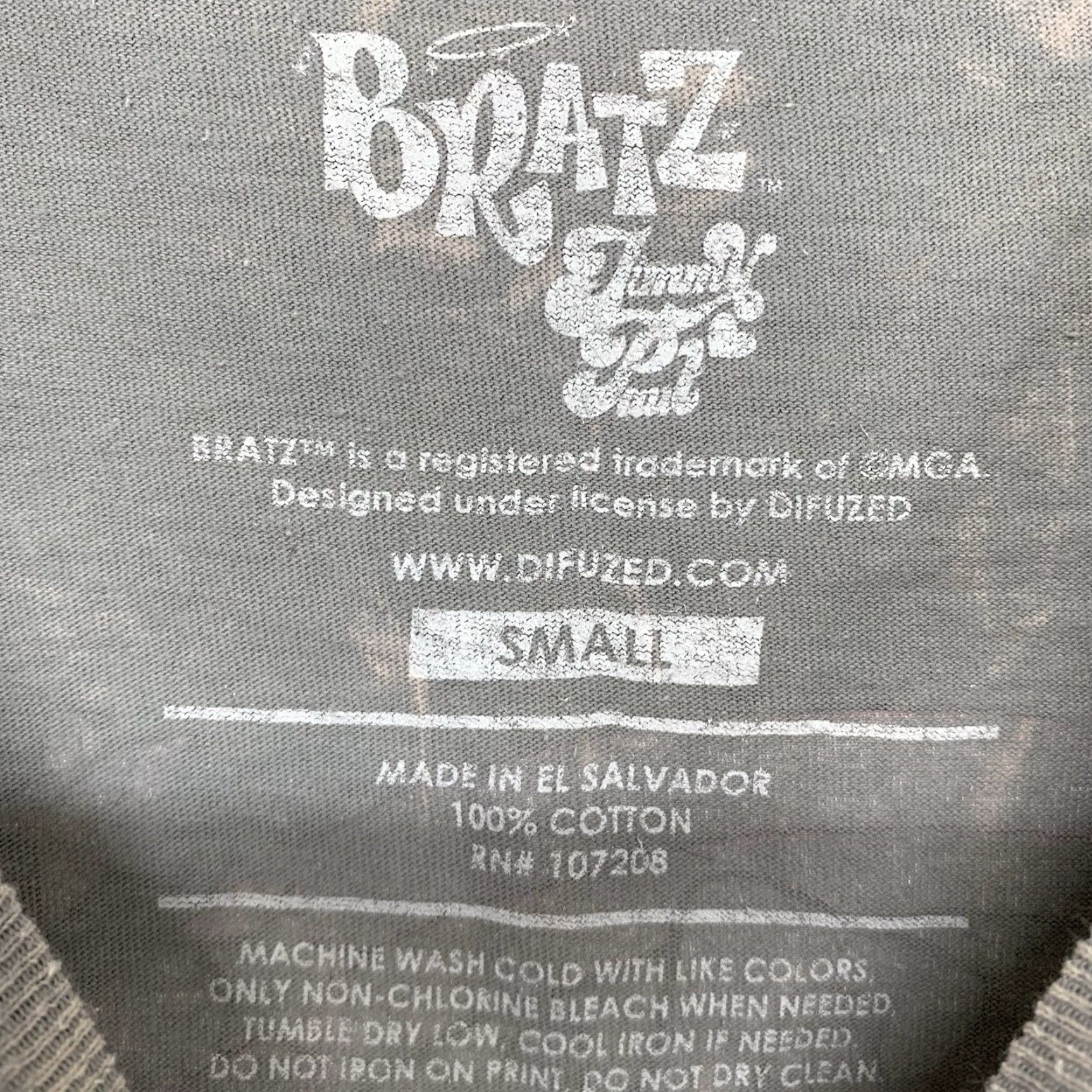 Vintage VINTAGE Bratz Graphic T-shirt Women Small Gray Acid Wash All Seasons Double-Sided Crew Neck Size S / US 4 / IT 40 - 6 Thumbnail