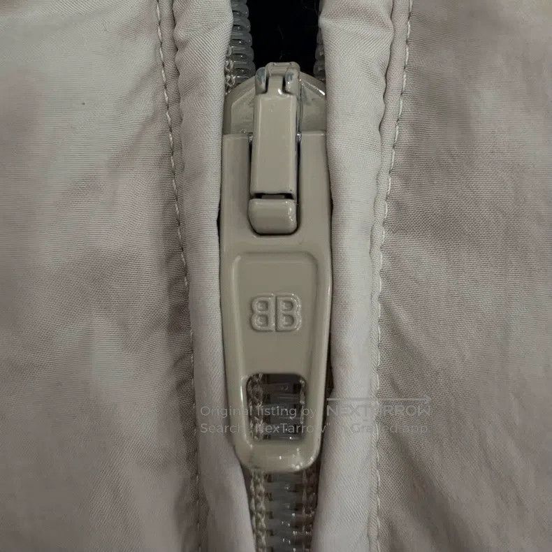 Balenciaga Balenciaga Double Hook Boomerang Bread Down Jacket Beige Size XS / US 0-2 / IT 36-38 - 7 Thumbnail