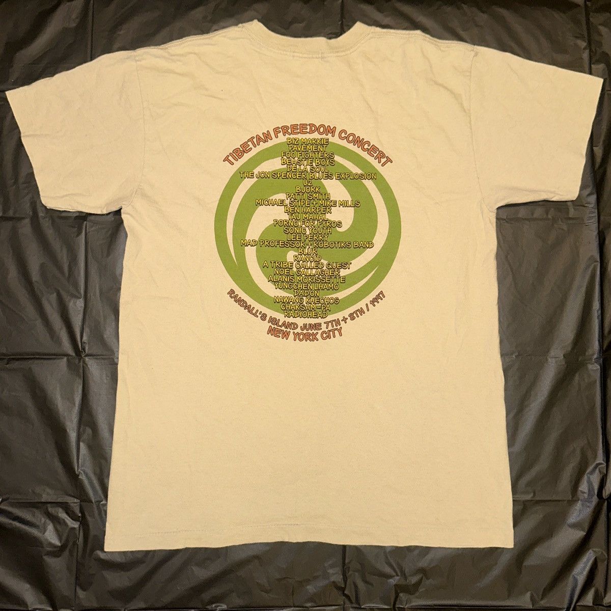 Vintage Vintage 1997 Tibetan Freedom Concert T-shirt Size US L / EU 52-54 / 3 - 2 Thumbnail