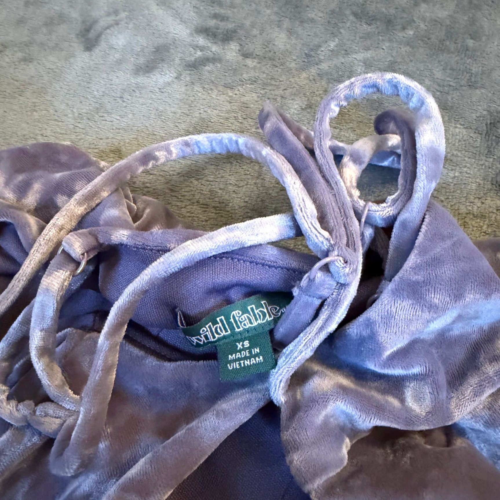 Vintage Wild Fable Velvet Crushed Mini Dress Lavender Spaghetti Strap V-Neck A-Line Womens XS Dress Size XS / US 0-2 / IT 36-38 - 2 Thumbnail