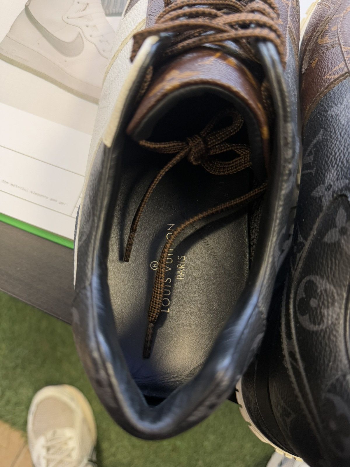 Louis Vuitton 9LV/10US - Louis Vuitton Runaway Trainer Monogram Size US 10 / EU 43 - 9 Thumbnail