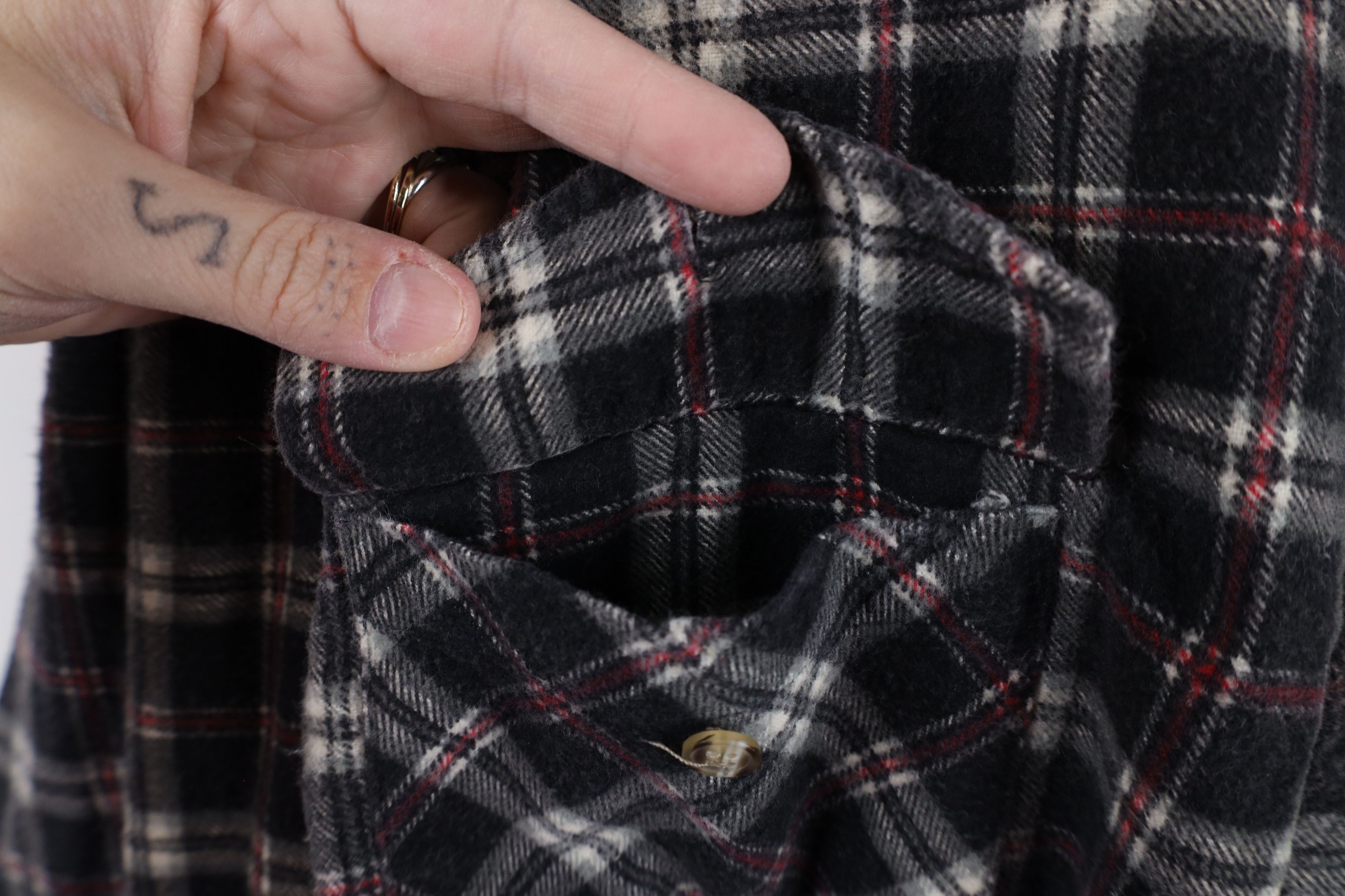 Vintage Vintage 90s Streetwear Collared Button Shirt Black Plaid Size US XL / EU 56 / 4 - 4 Thumbnail