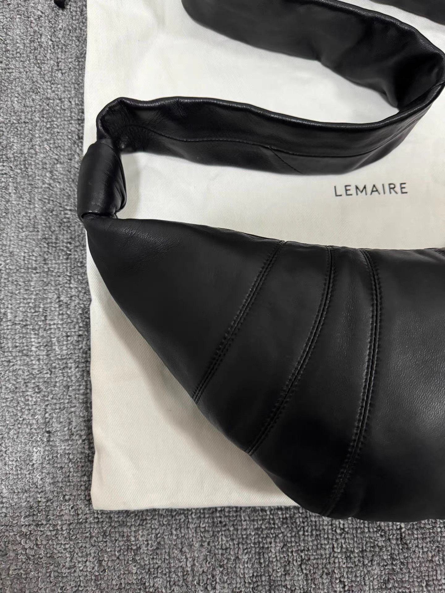 Lemaire Lemaire small black lambskin Croissant bag Size ONE SIZE - 2 Thumbnail