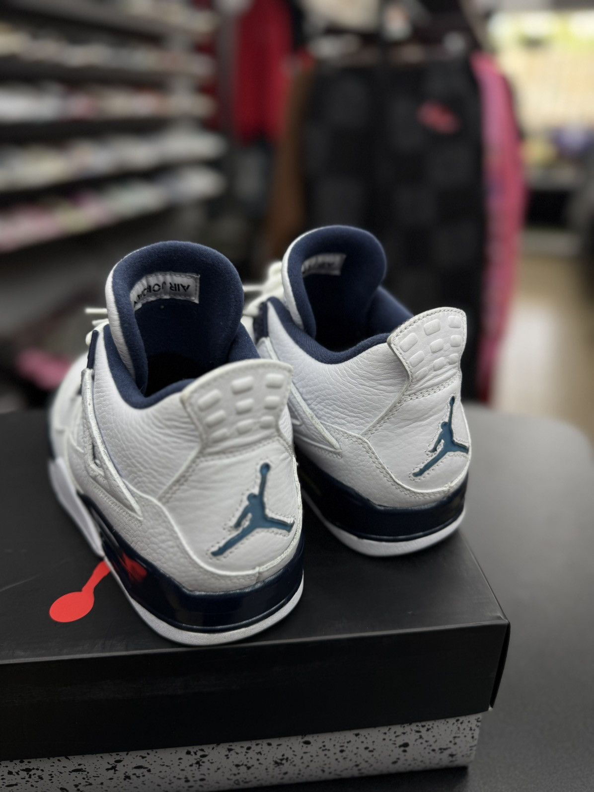 Nike Nike Jordan 4 Columbia (2015) Size 9 Pre Owned 🧼 Size US 9 / EU 42 - 11 Thumbnail