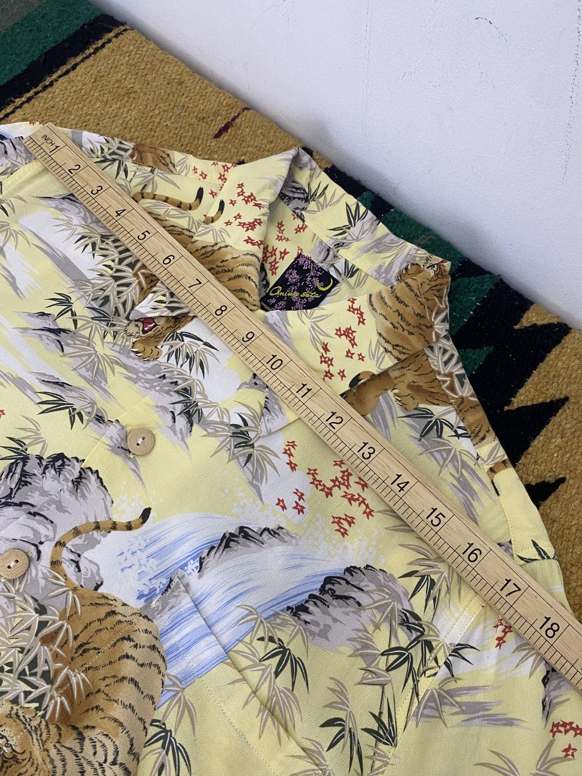 Japanese Brand Oniwa Soto Hawaiian Rayon Tiger Print Button up Shirt Size US L / EU 52-54 / 3 - 6 Thumbnail