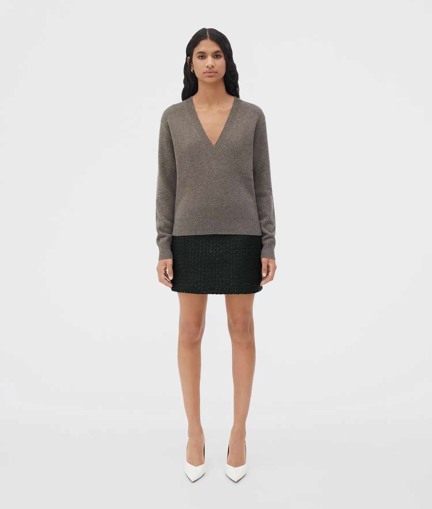 o1n1vont0525 Classic Compact Cashmere Sweater in Milkweed