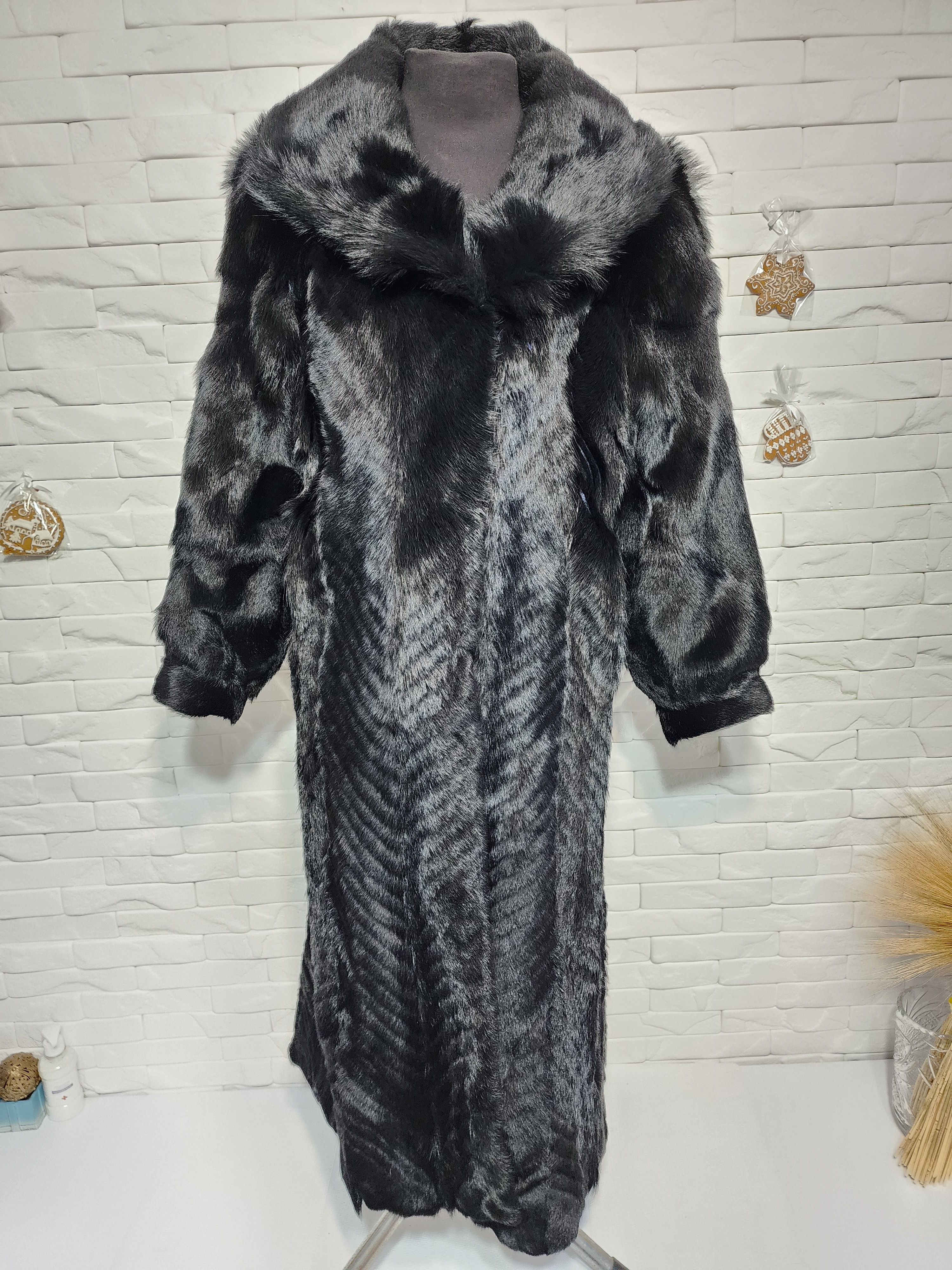 Furla Black Genuine Fur Coat: Women's Winter Coat Size XL / US 12-14 / IT 48-50 - 1 Thumbnail
