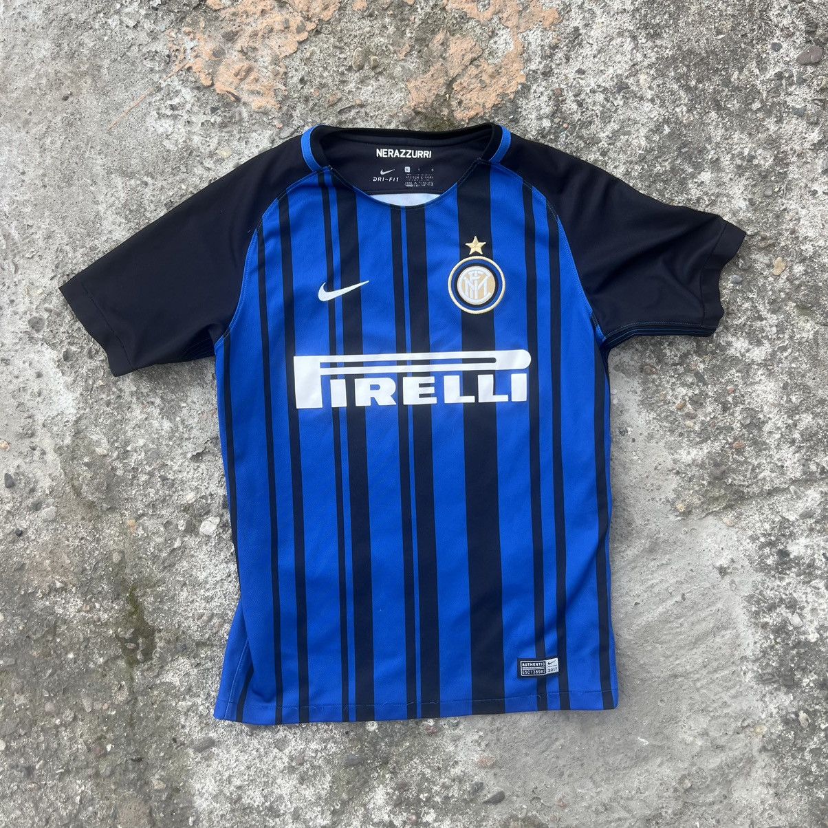 Nike Vintage Nike Inter Milan 2019 Soccer Football Jersey M Size US S / EU 44-46 / 1 - 1 Thumbnail
