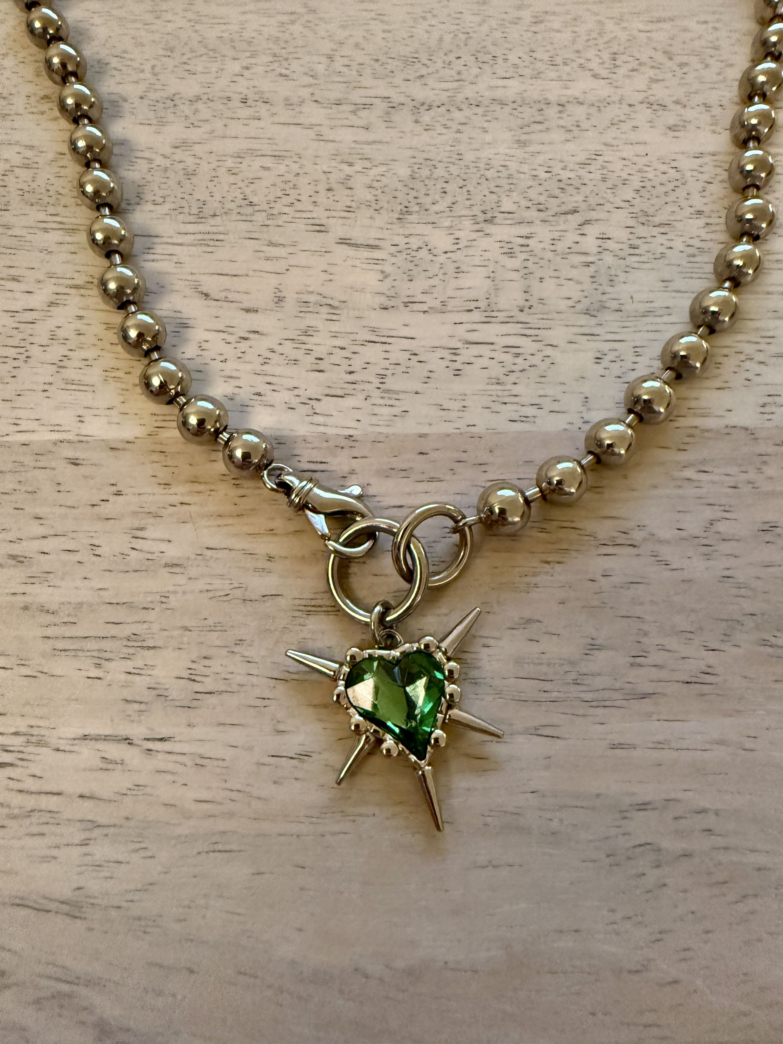 Other Vintage Green Heart Gem Chain Necklace Size ONE SIZE - 1 Thumbnail