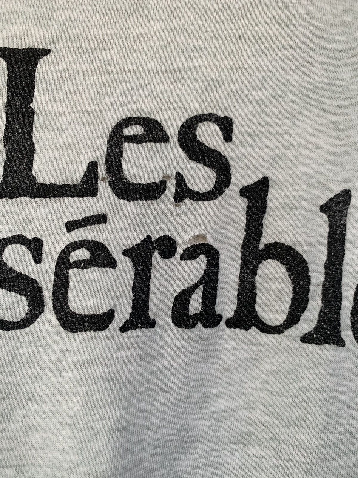 Vintage Vintage Les Miserables Musical / Art T shirt Size US L / EU 52-54 / 3 - 8 Thumbnail