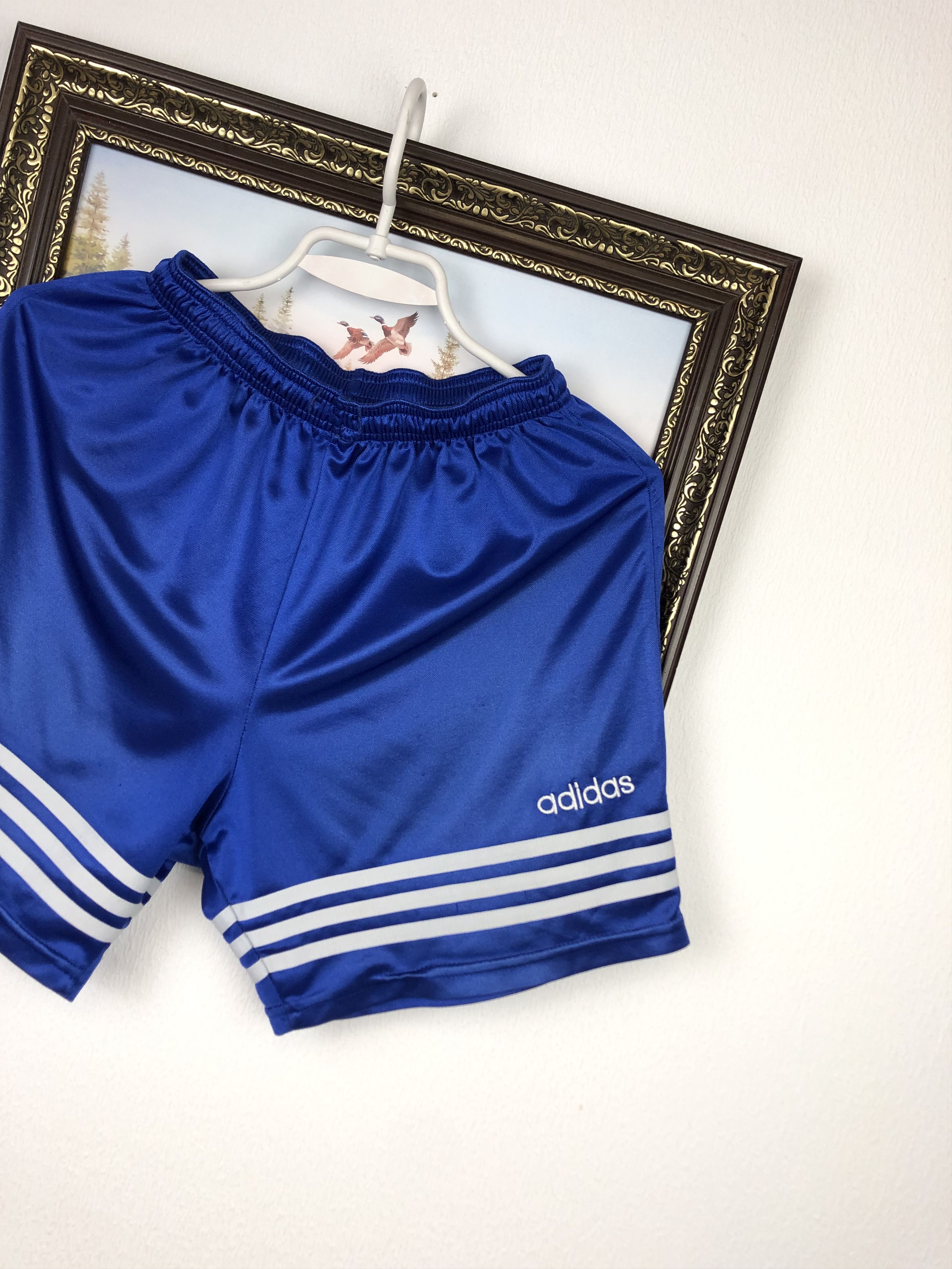 Adidas Vintage Adidas Bayern Munich Football Shorts Soccer Size S Size US 28 / EU 44 - 2 Thumbnail