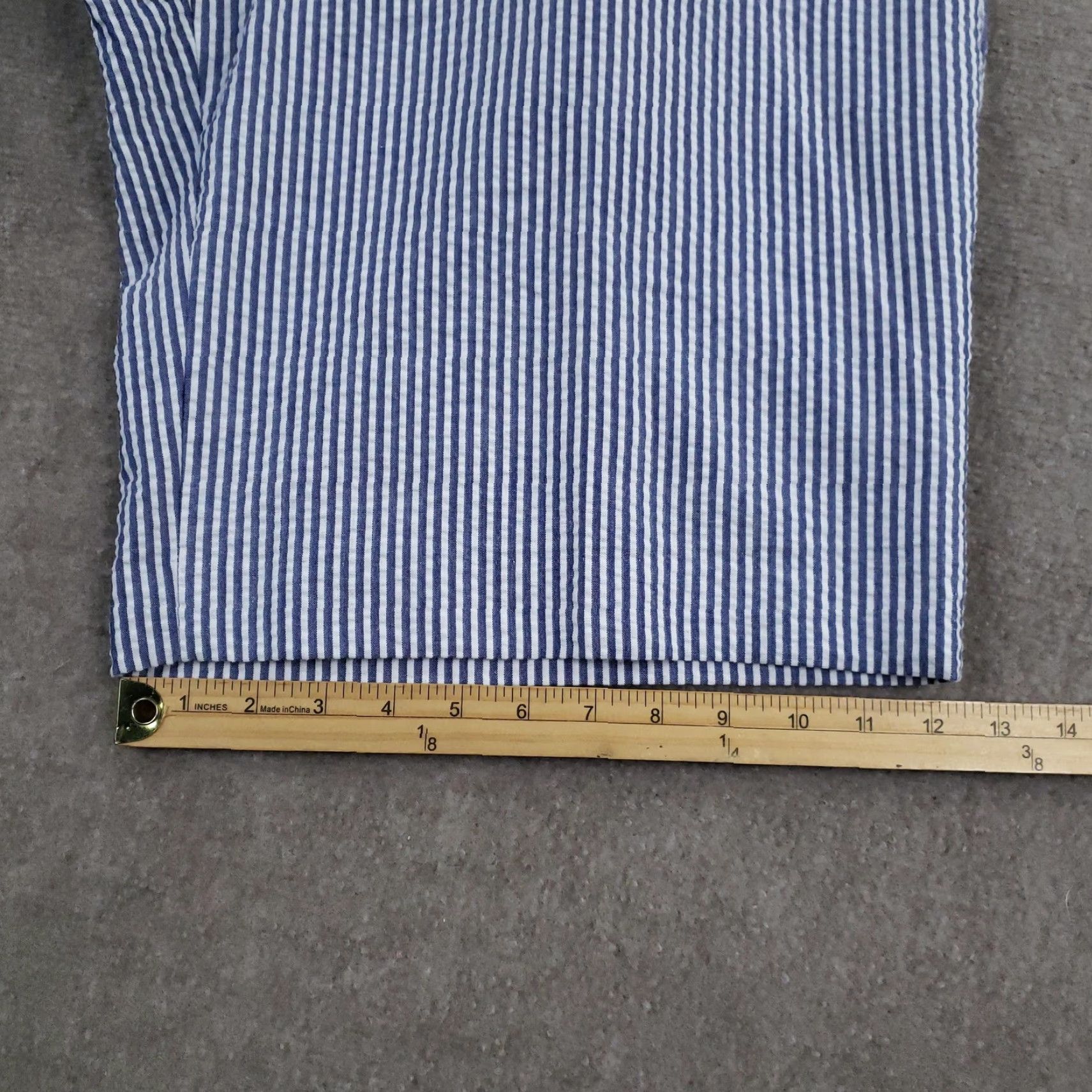 Vintage Afazzy New York Shorts Mens 36 Chino Casual Blue White Striped Seersucker 65% Polyester 35% Cotton Flat Front Zip Fly Pockets Size US 36 / EU 52 - 3 Thumbnail