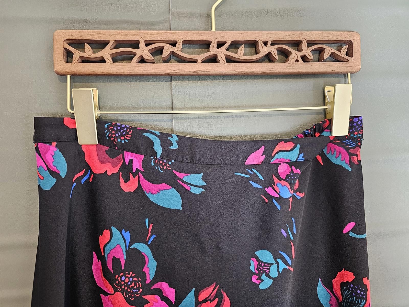 J.Crew J. Crew Skirt Black Womens Size M Long Polyester Size 32" / US 10 / IT 46 - 2 Thumbnail