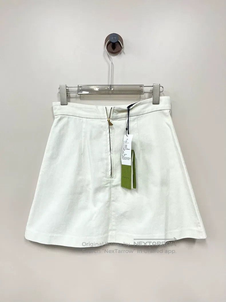 Gucci Gucci Beige horse buckle zipper skirt Size 26" / US 2 / IT 38 - 1 Thumbnail
