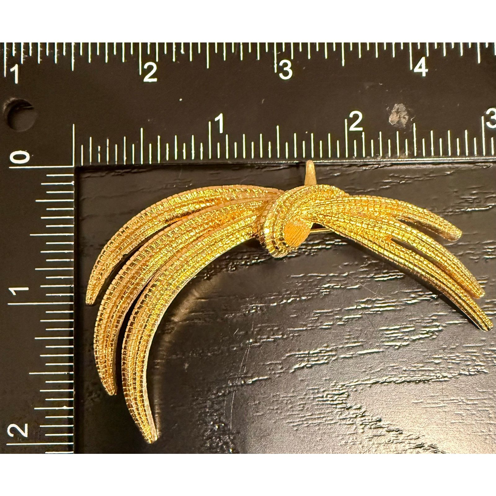 Monet Vintage Signed Monet Gold Tone Textured Spray Brooch Size ONE SIZE - 4 Thumbnail