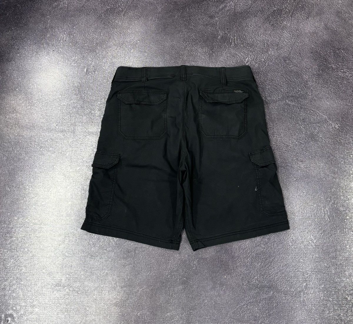 Lee Vintage Lee Extreme Motion Black Performance Cargo Shorts Size US 36 / EU 52 - 2 Thumbnail