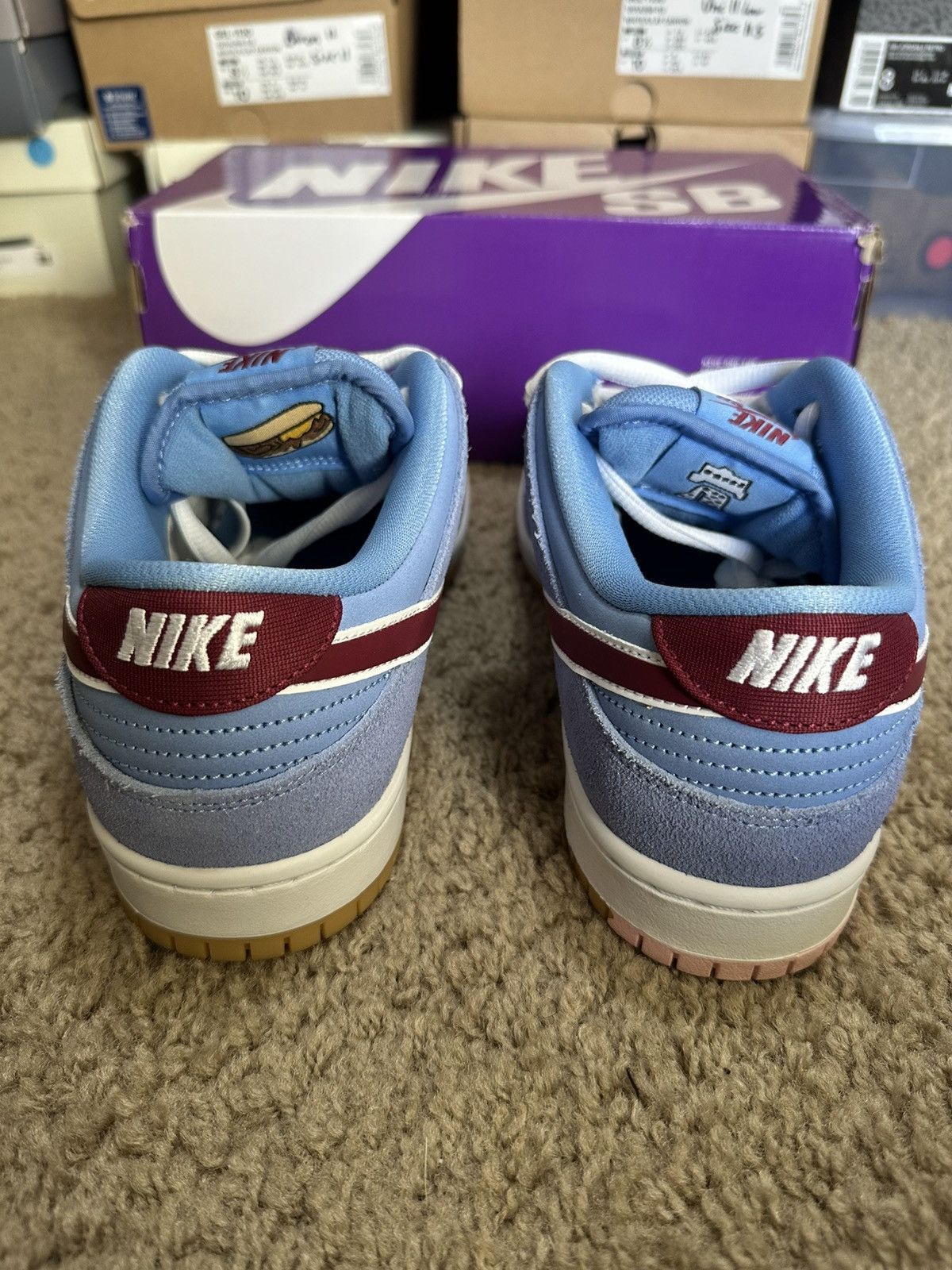Nike SB Size 8 - Nike SB Dunk Low Philadelphia Phillies Size US 8 / EU 41 - 4 Thumbnail