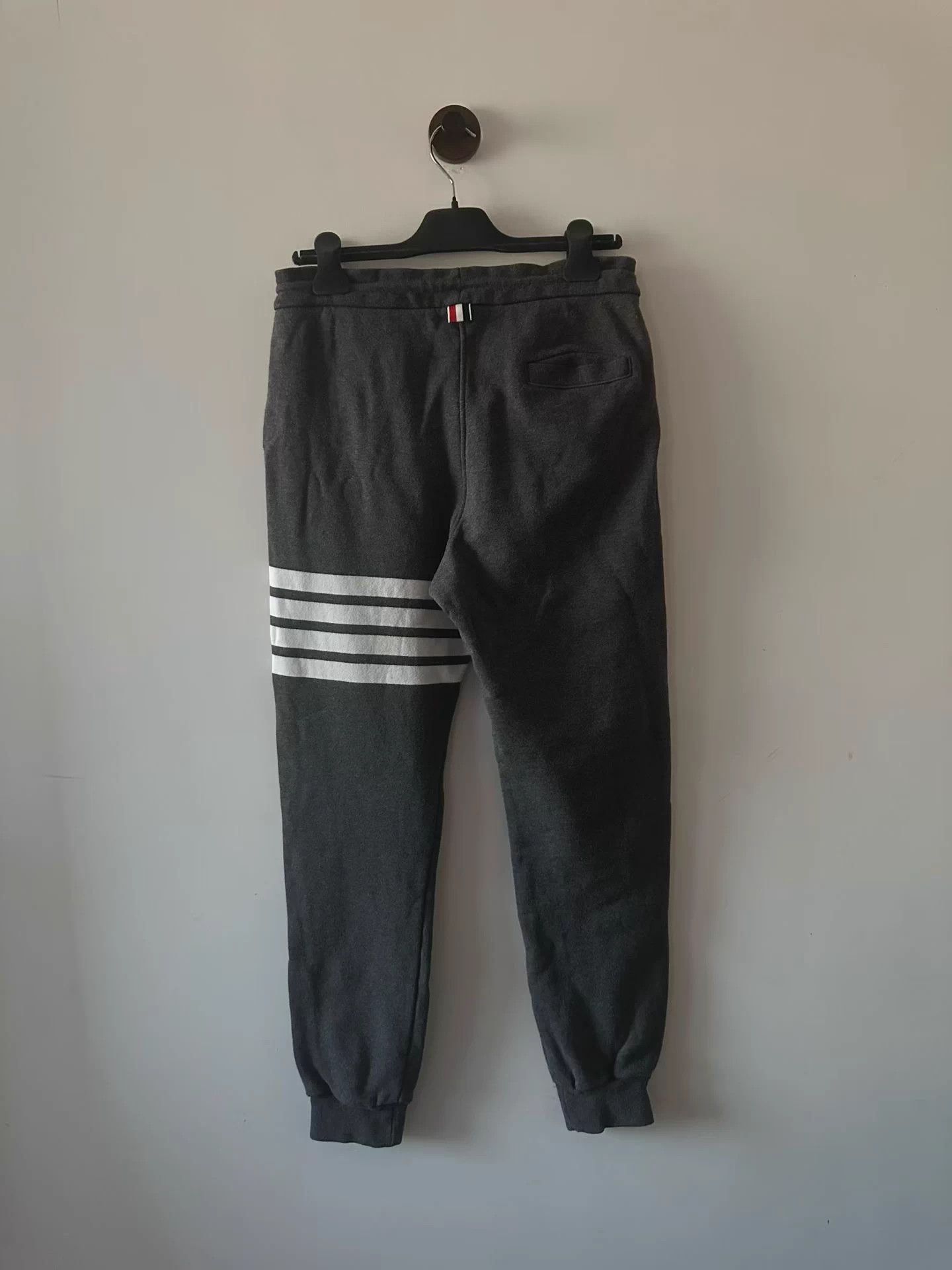 Thom Browne Thom Browne Dark Gray Knit Sweatpants Size 2 Size 26" / US 2 / IT 38 - 2 Thumbnail