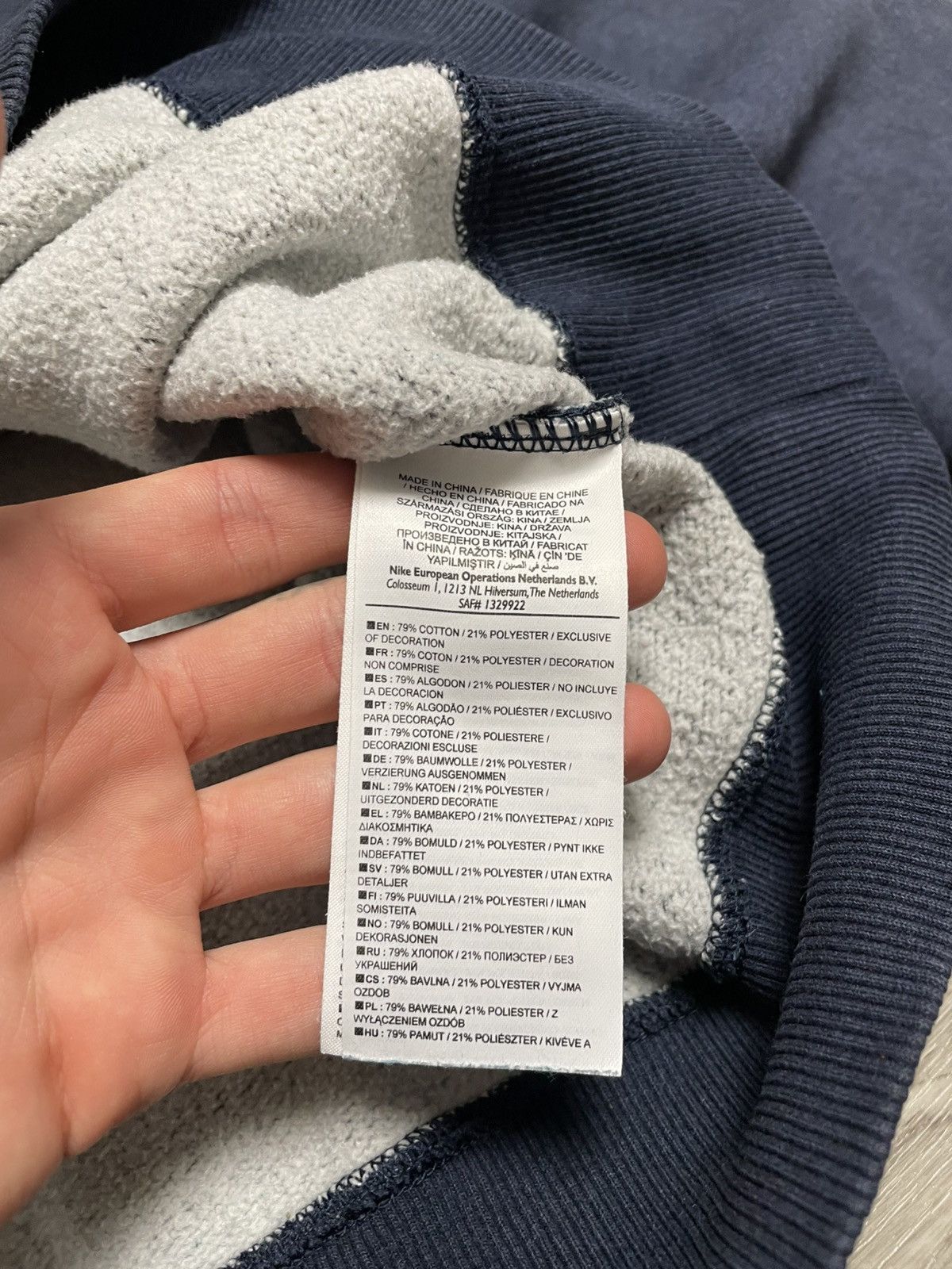 Nike Vintage Nike Navy Blue Basic Sweatshirt Crewneck Gray Tag Size US L / EU 52-54 / 3 - 13 Thumbnail