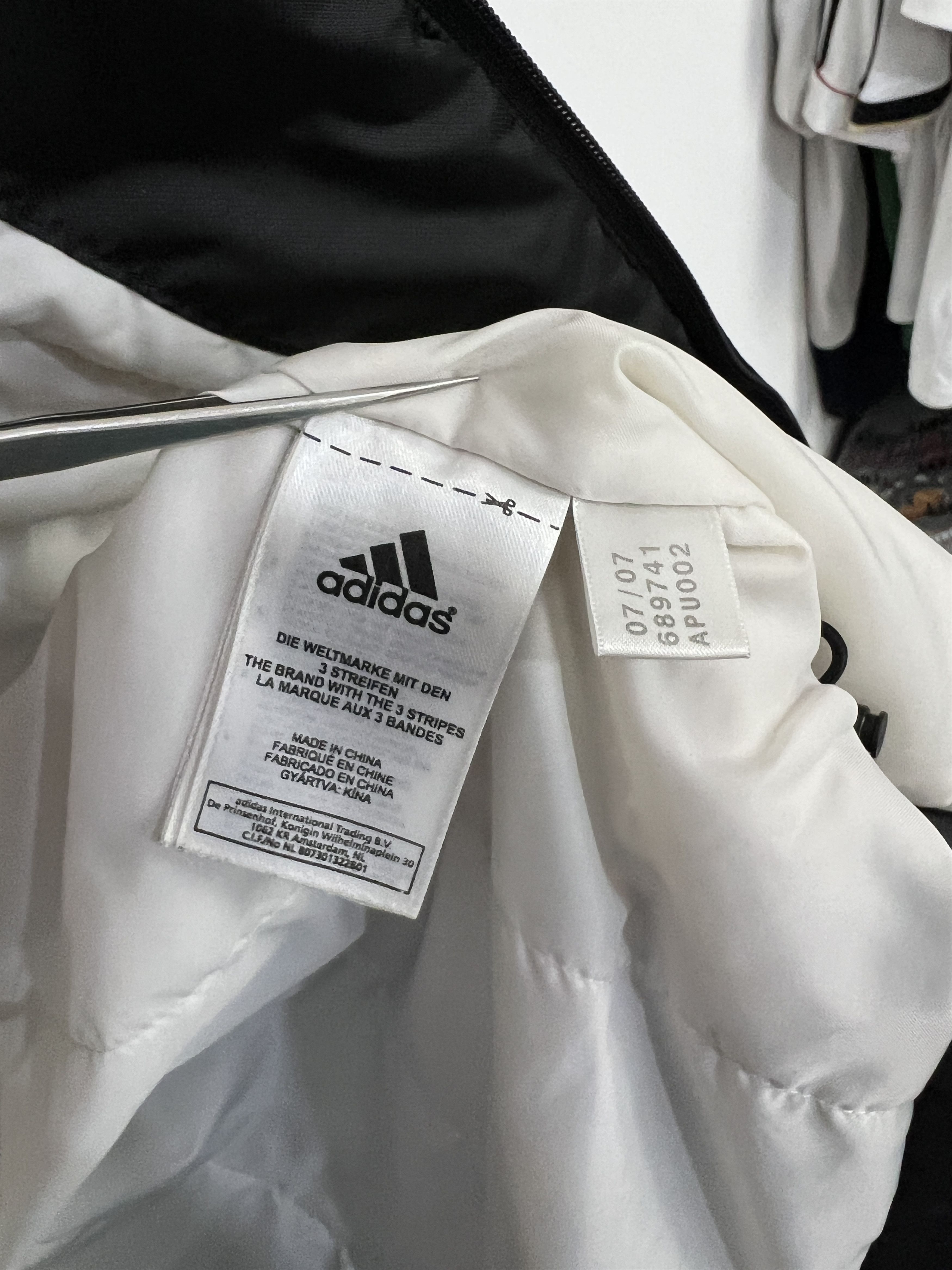 Adidas Vintage Adidas Liverpool Football Jacket Soccer Bomber Black Size US S / EU 44-46 / 1 - 11 Thumbnail