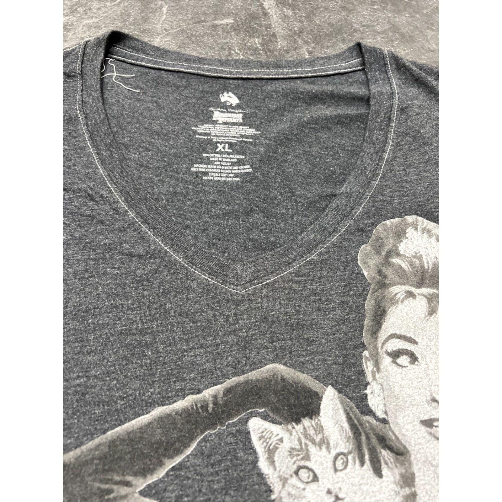 Vintage VINTAGE Breakfast At Tiffanys Audrey Hepburn V-Neck T-Shirt Women XL Gray Casual Top Size XL / US 12-14 / IT 48-50 - 6 Thumbnail