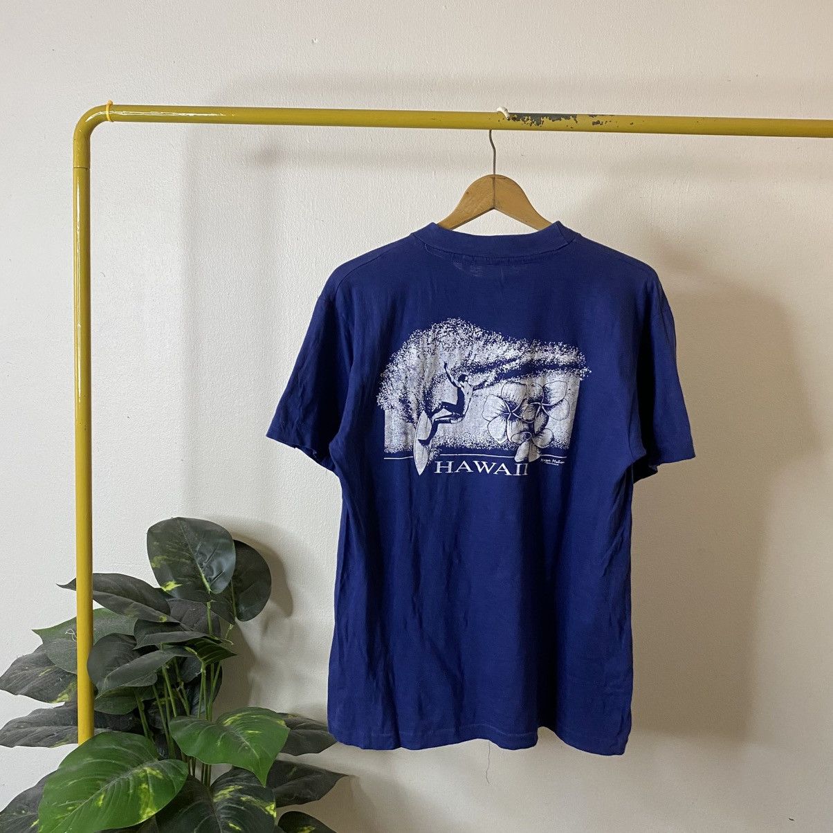 Vintage Vintage 80s Hawaii Surf Gesim Corp Tee Size US M / EU 48-50 / 2 - 1 Thumbnail