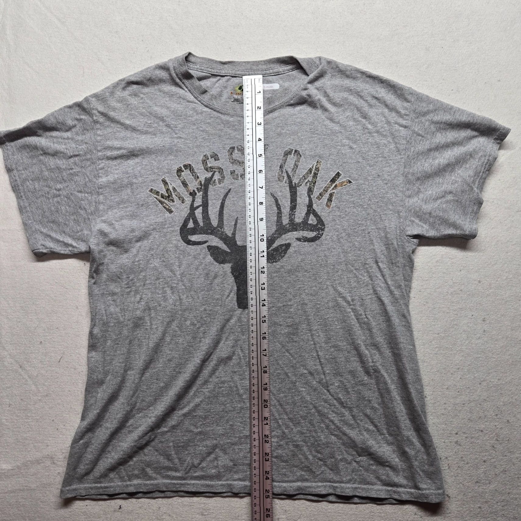 Vintage Mossy Oak Gray Short Sleeve Buck Deer Graphic Tee Shirt Adult Men L Large Mens T-Shirt Camouflage Buck Deer Tee Mossy Oak Shirt Gray L Large Size US L / EU 52-54 / 3 - 5 Thumbnail