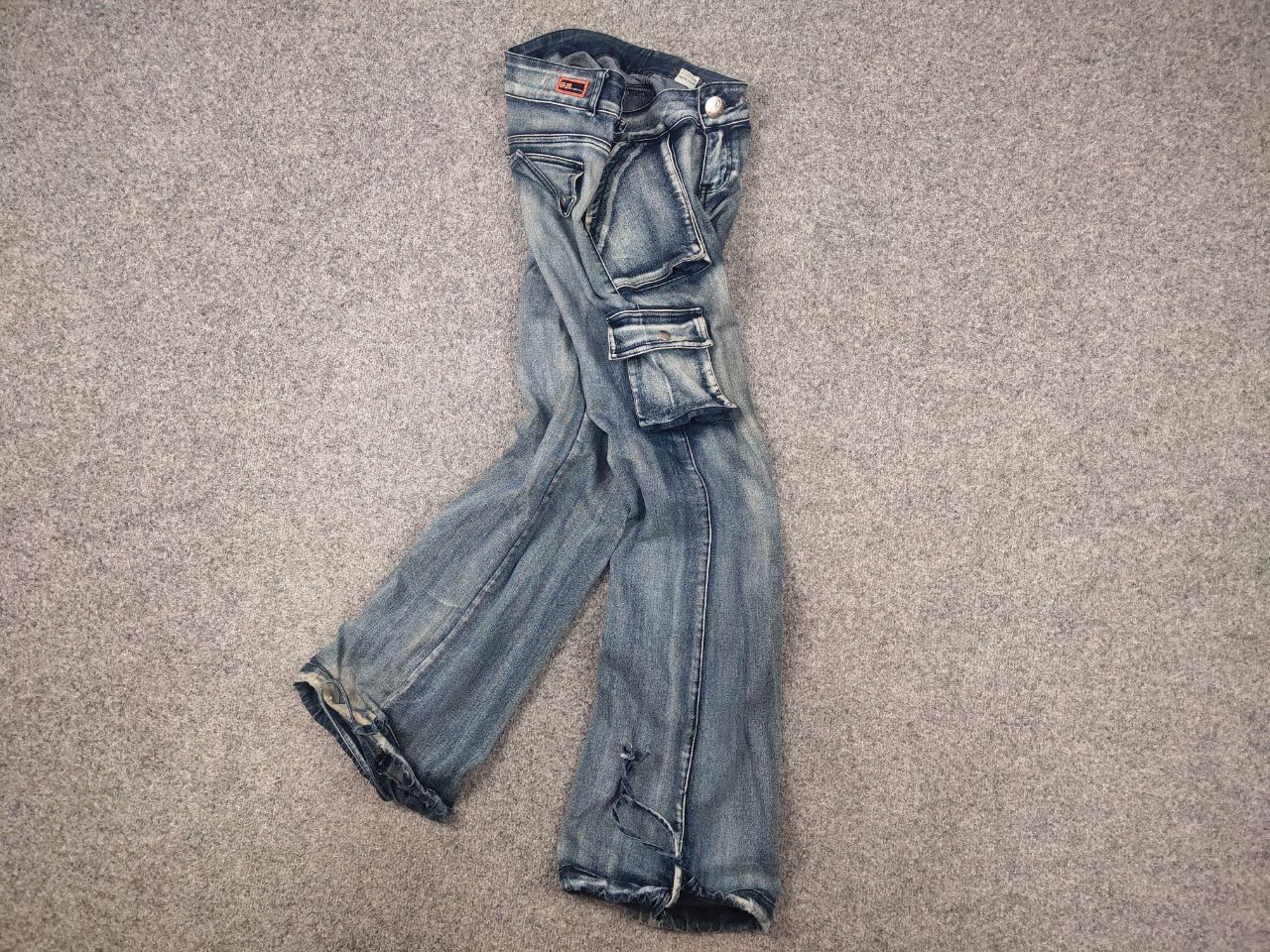 Le Grande Bleu (L.G.B.) GR Vintage Faded Y2K lGB Y2K Opium Style Cargo Flared Jeans Size 30" / US 8 / IT 44 - 2 Thumbnail