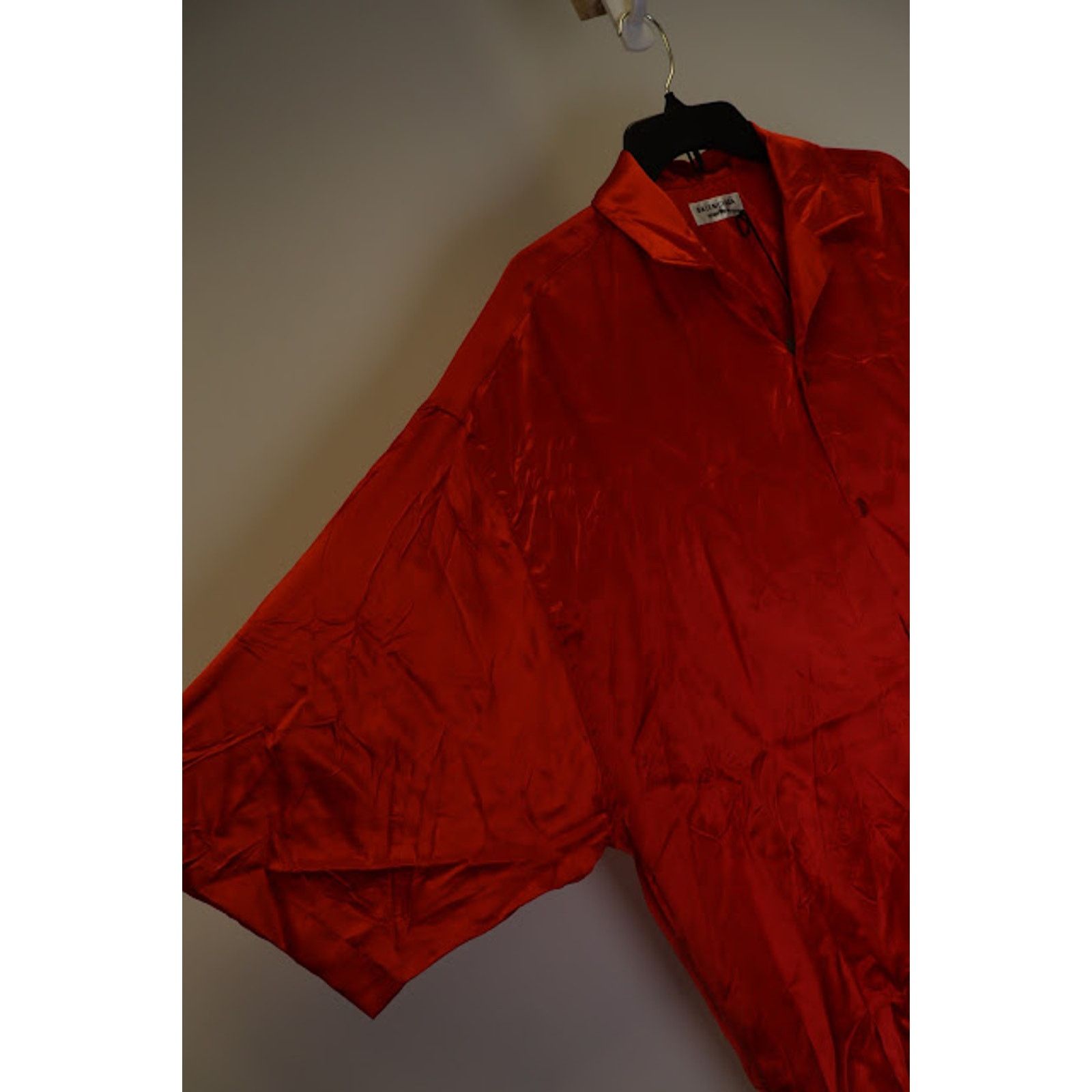 Balenciaga o1rshd1 Fluid Silk Satin Short Sleeve Shirt in Red Size US M / EU 48-50 / 2 - 5 Thumbnail