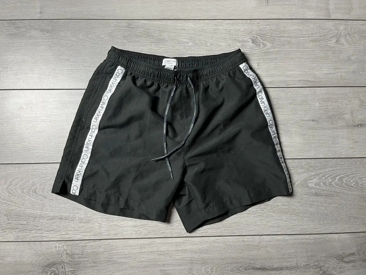 Calvin Klein Calvin Klein shorts swimmer size Medium Size US 32 / EU 48 - 1 Thumbnail