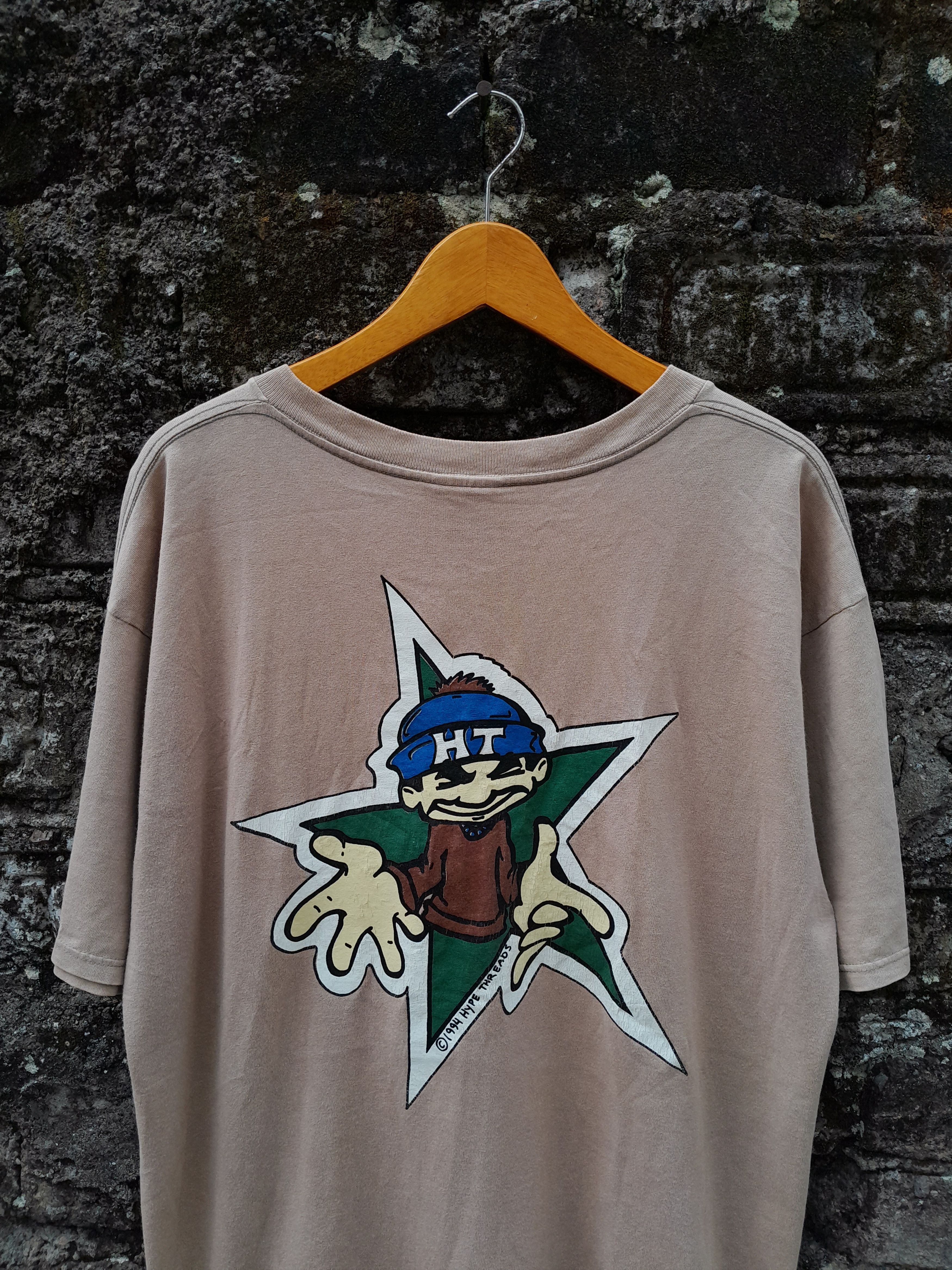 Vintage Vintage 90s Streetwear Hype Threads hip hop t-shirt Size US L / EU 52-54 / 3 - 4 Thumbnail