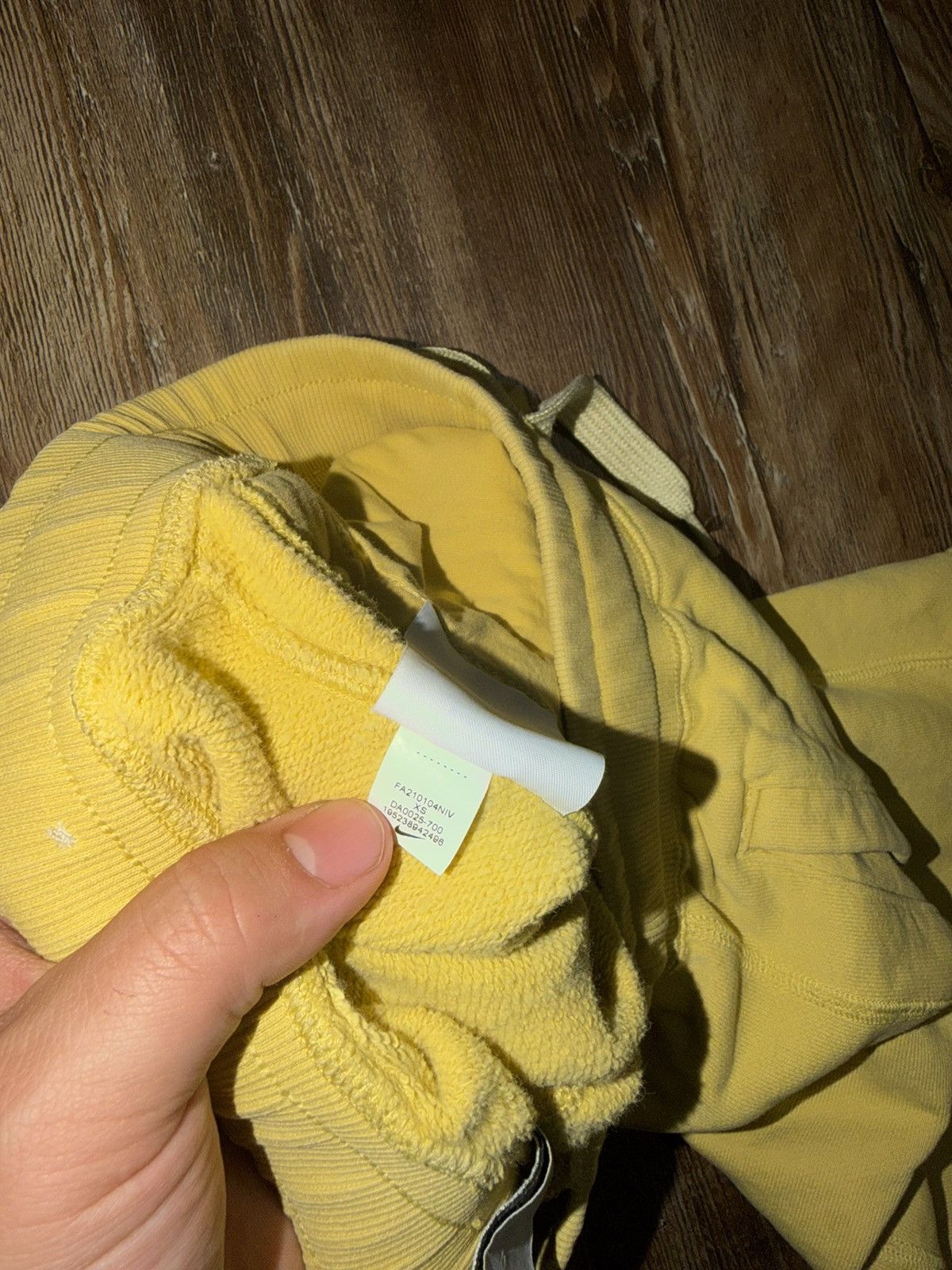 Nike Nike Sportswear French Terry Club Fleece Shorts XS Yellow Size US 28 / EU 44 - 5 Thumbnail