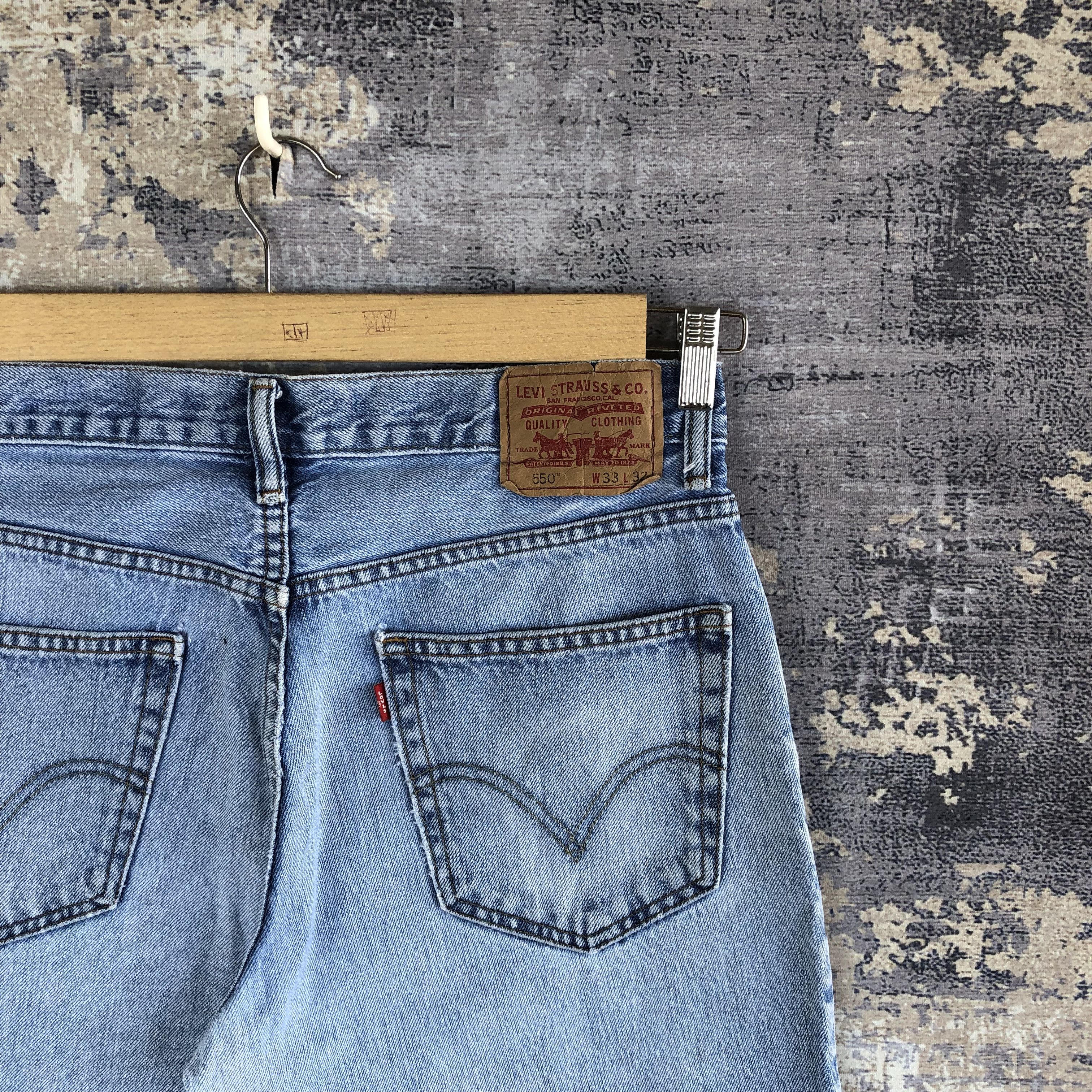 Levi's Vintage Levis 550 Faded Blue Denim Levi's Light Wash Jeans Size US 32 / EU 48 - 5 Thumbnail