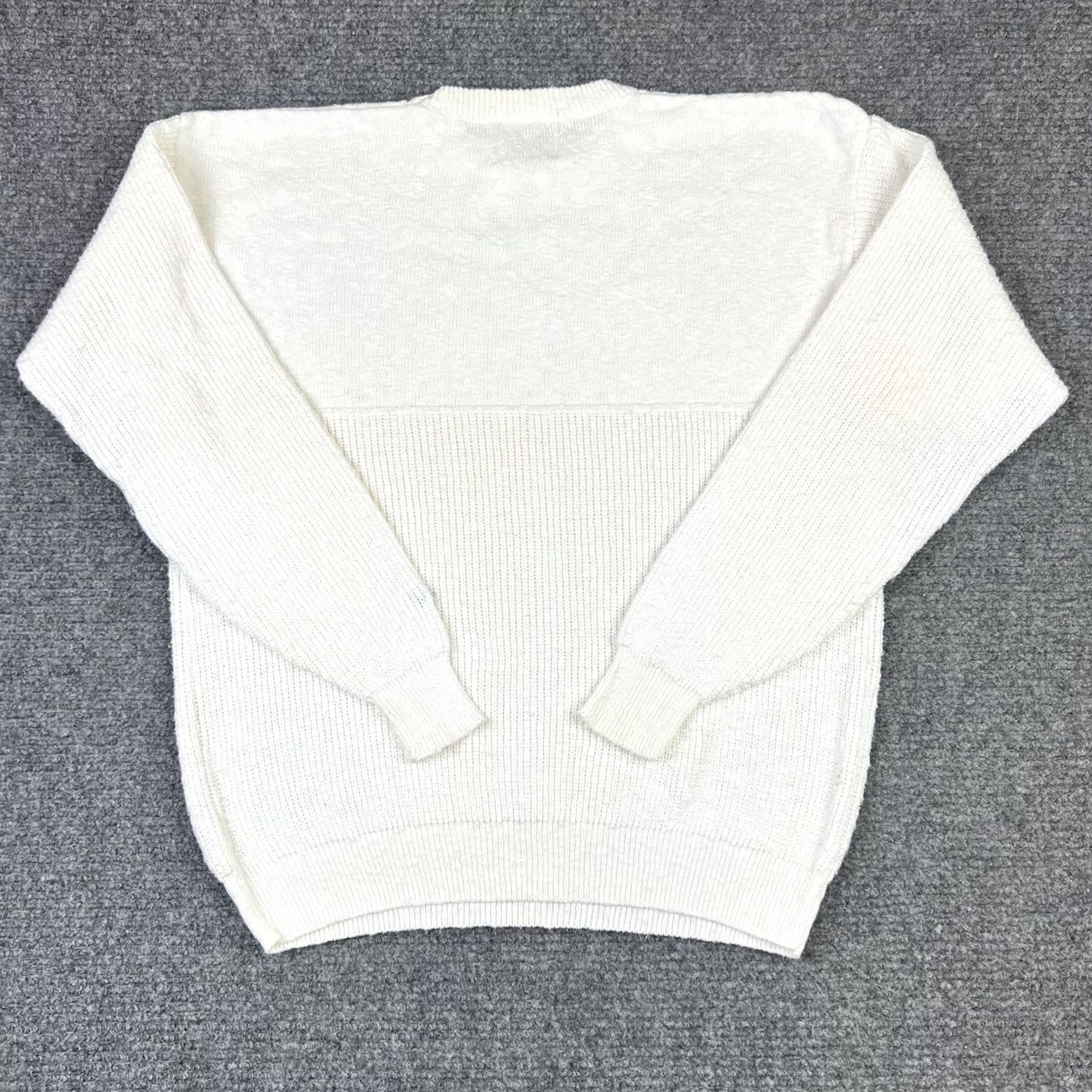 Champion VINTAGE Champion Sweatshirt Beige 100% Cotton XL Embroidered Logo Men’s Classic Pullover 80s Size US XL / EU 56 / 4 - 3 Thumbnail