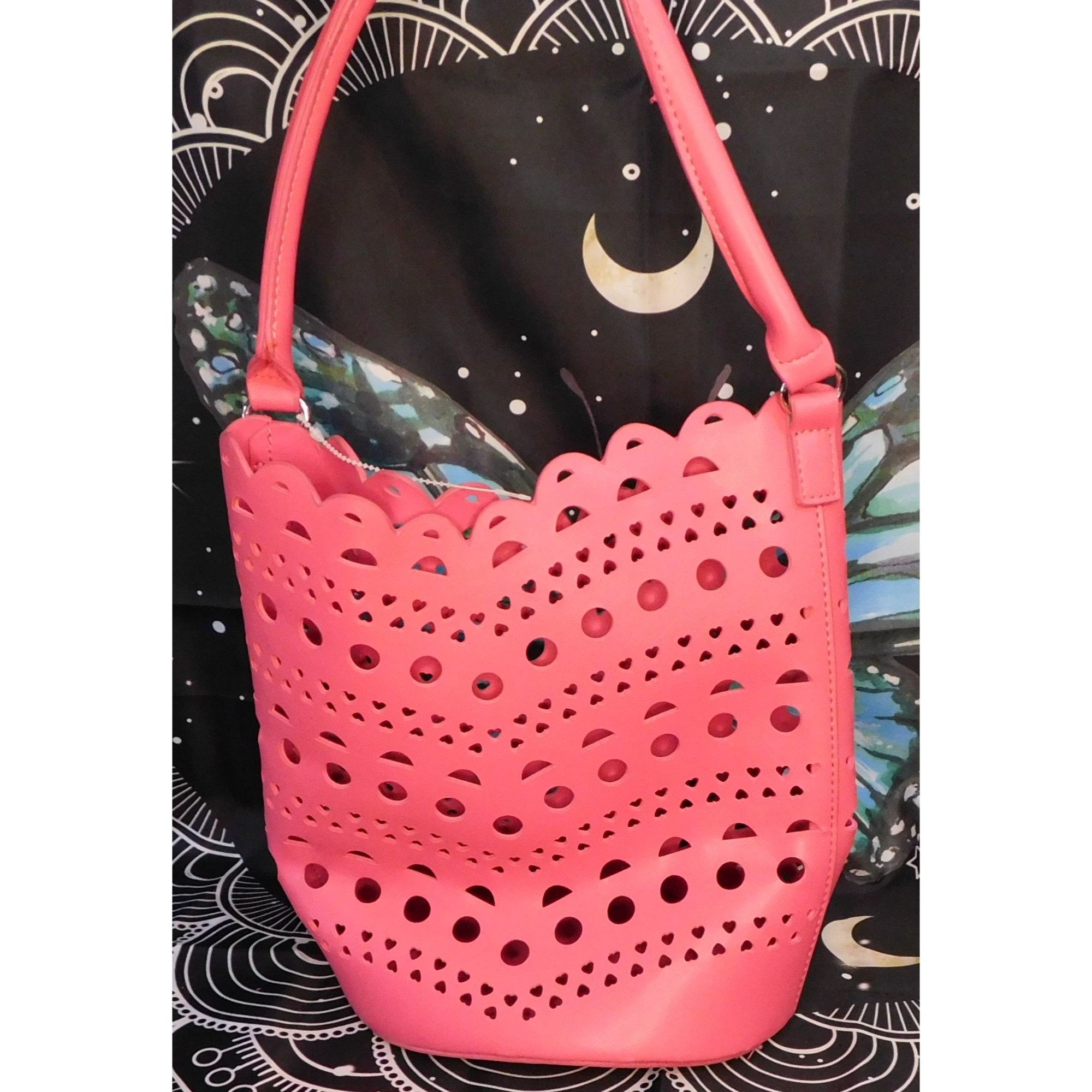 Neiman Marcus Neiman Marcus Pink Cutout Bucket Bag With Handle Size ONE SIZE - 2 Thumbnail