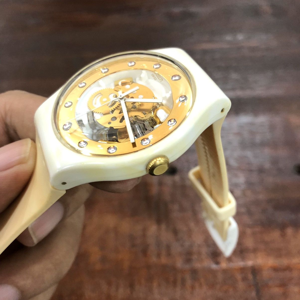 Swatch Vintage Swatch Golden Naked Face Watch Size ONE SIZE - 3 Thumbnail