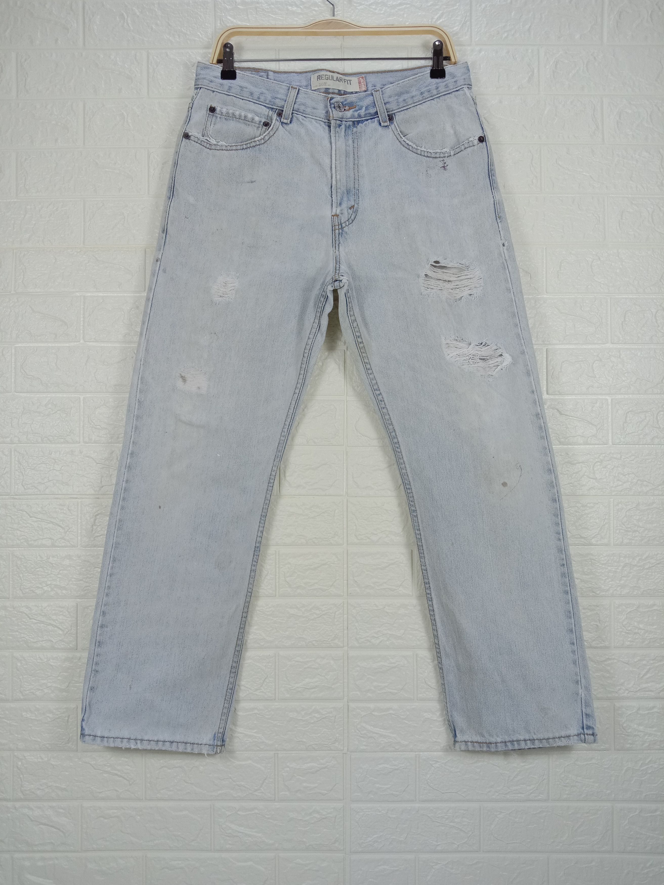 Levi's Vintage Levi's 505 Jeans Light Wash Distressed Denim Size US 32 / EU 48 - 1 Thumbnail
