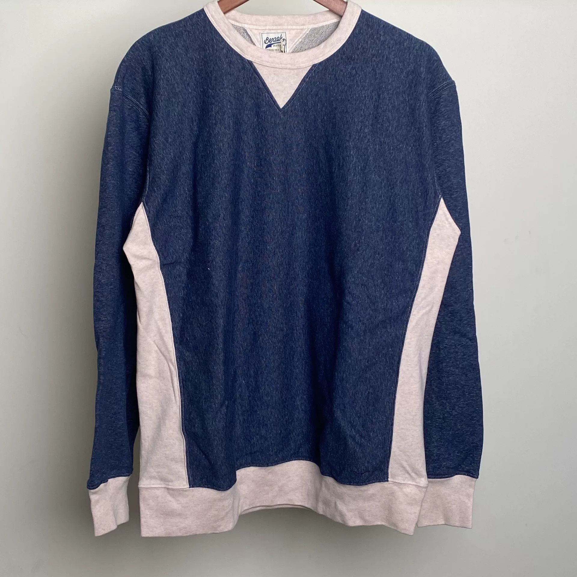 Bdg BDD Blue-White Contrast Crewneck Sweatshirt Size US XL / EU 56 / 4 - 1 Thumbnail