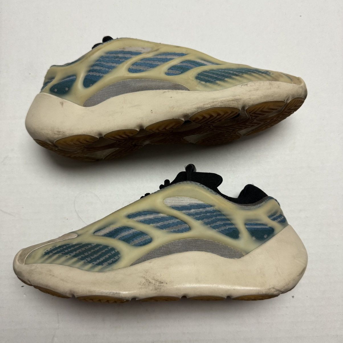 Yeezy adidas Yeezy 700 V3 Kyanite ART GY0260 Shoes Size 7.5 Size US 7.5 / EU 40-41 - 2 Thumbnail