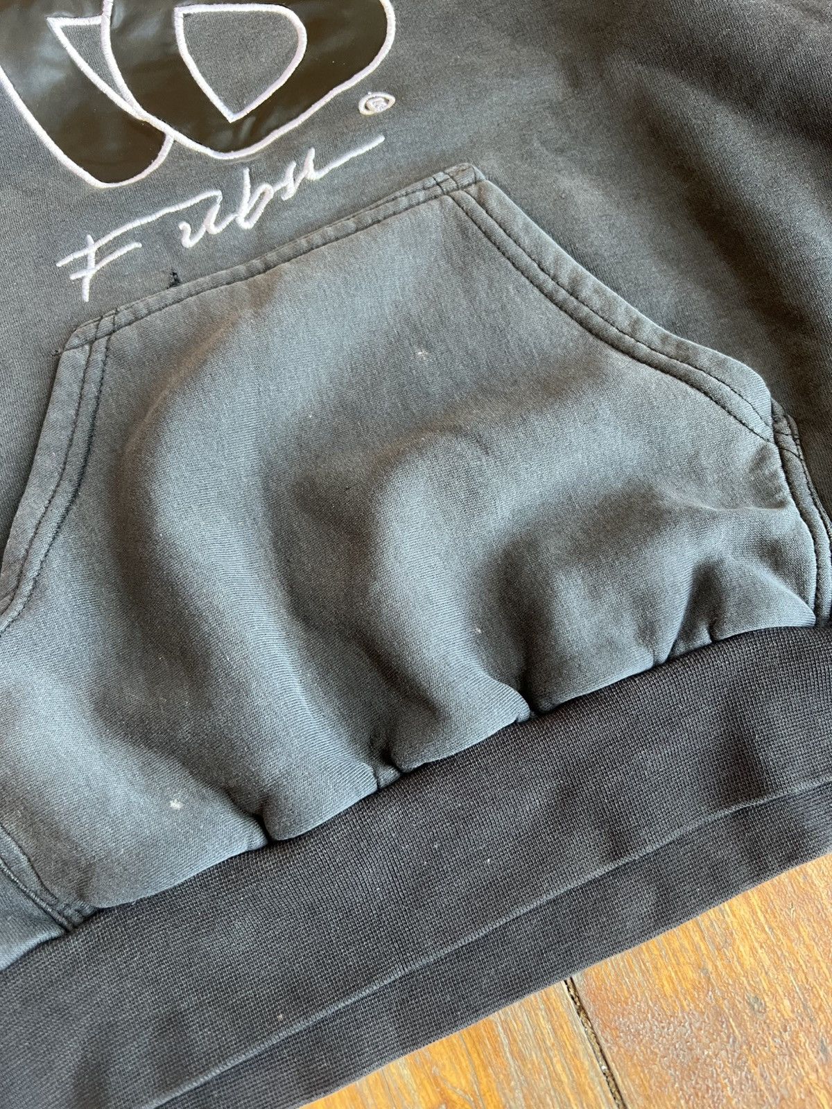 Fubu 90S VINTAGE DISTRESSED FUBU BOXY HOODIE SPELL OUT FADED SZ L Size US L / EU 52-54 / 3 - 6 Thumbnail